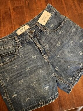 Hollister High-Rise Blue Denim Shorts with Bow Print
